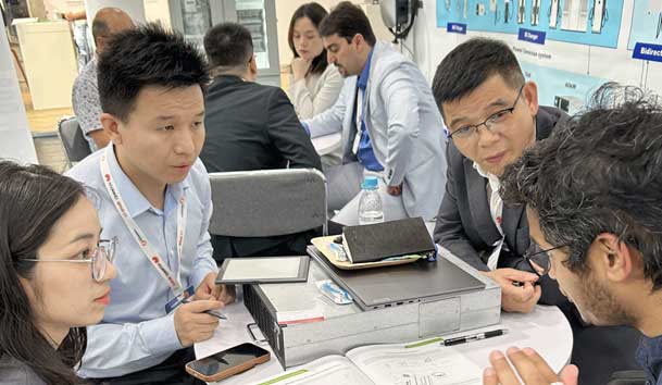 世博体育闪耀2024欧洲智慧能源展丨聚焦创新技术，共筑全球碳中和未来(图11)